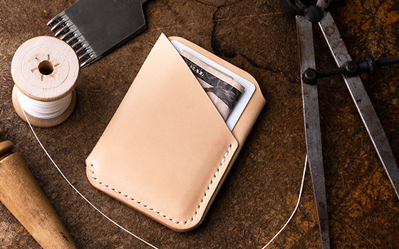 Free leather wrap wallet pattern!